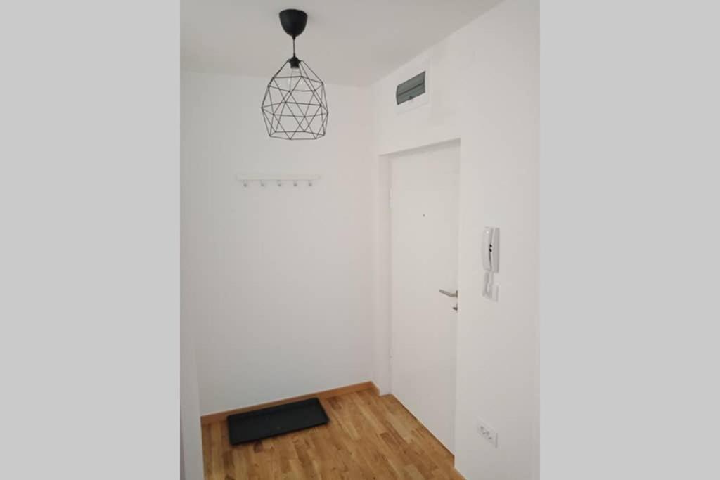 Uptown Girl Apartment Belgrade Exterior photo
